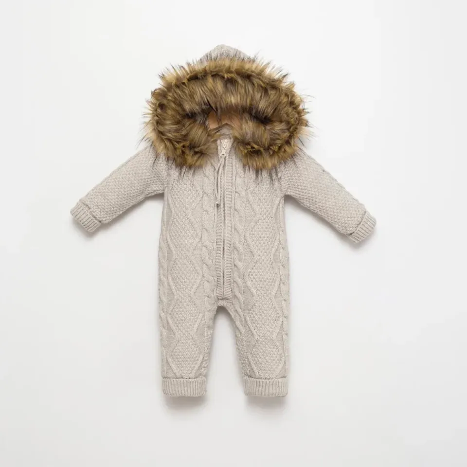 KÜRK DETAYLI KAPŞONLU TRİKO TULUM